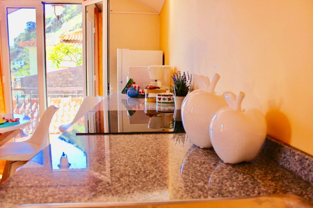 Pink House Apartment Ponta do Sol  Luaran gambar